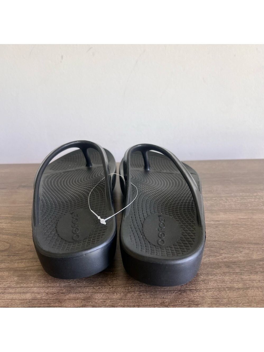 Oofos OOLaLa Women's Black Recovery Sandal Size 6 - Picture 5 of 8